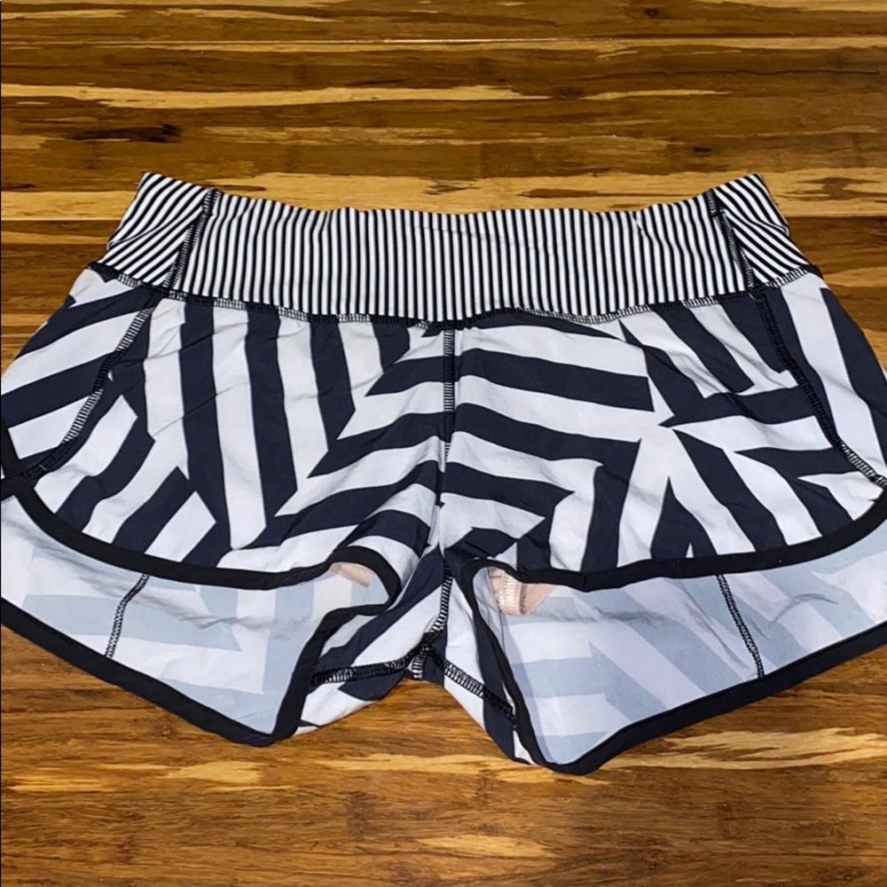 Lululemon Speed Shorts Seawheeze - Which Way Sway